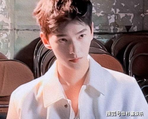 杨洋爆料热巴视频,揭秘明星幕后互动瞬间 第2张 杨洋爆料热巴视频,揭秘明星幕后互动瞬间 第2张